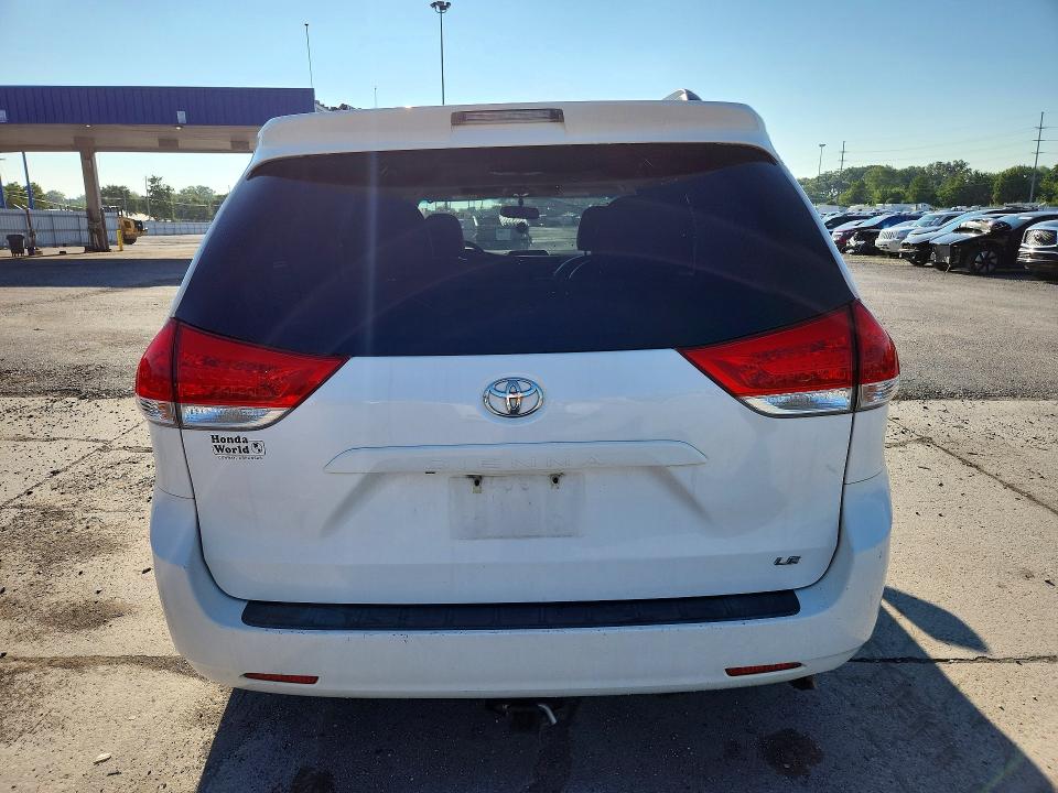Photo 6 from auction – 2013 TOYOTA SIENNA with VIN 5TDKK3DC6DS399640