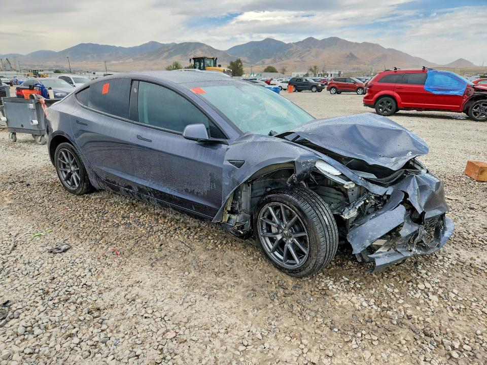 Фото 4 с аукциона – 2021 TESLA MODEL 3 с VIN 5YJ3E1EB9MF869377