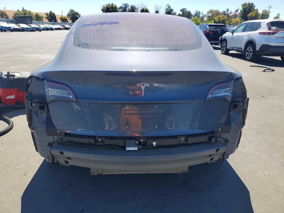 Photo 6 from auction – 2018 TESLA MODEL 3 with VIN 5YJ3E1EA7JF038205