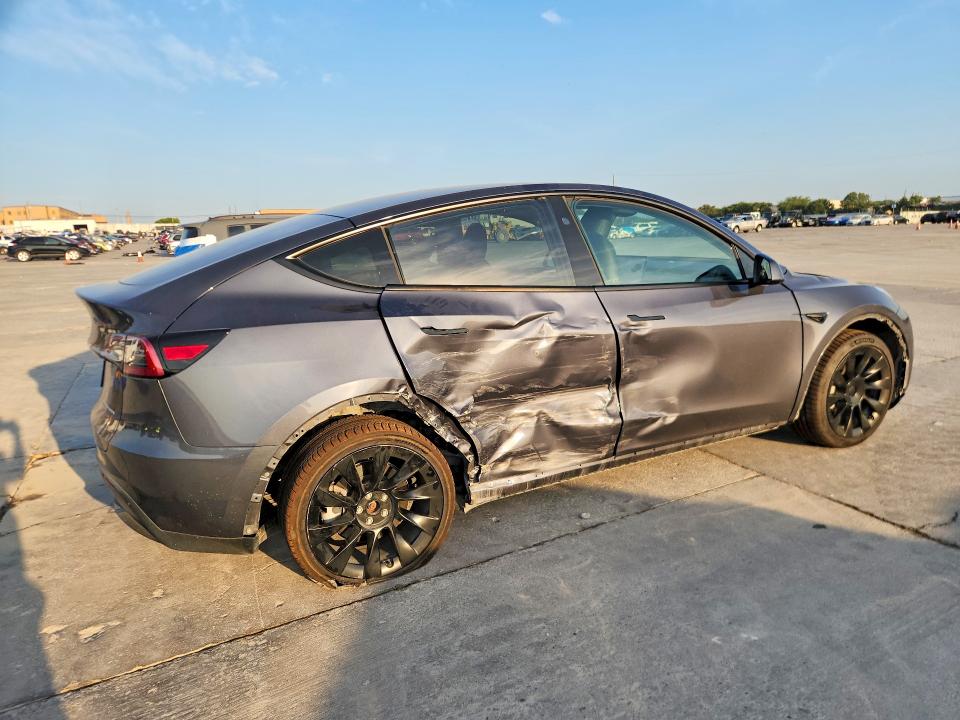 Photo 3 from auction – 2023 TESLA MODEL Y with VIN 7SAYGDEE7PF857098