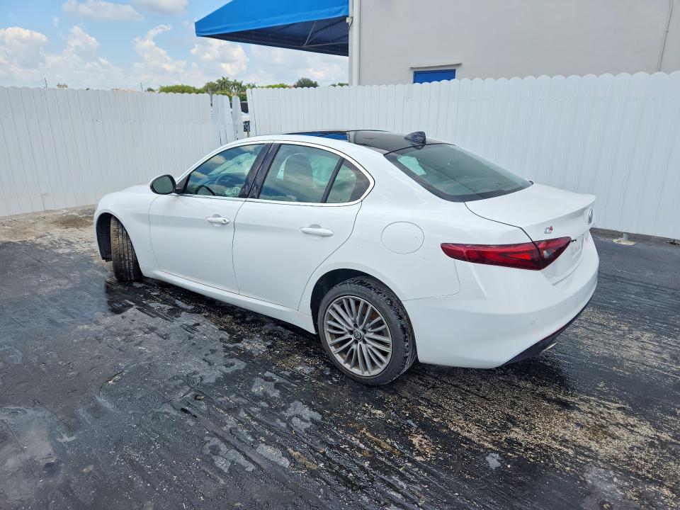 Photo 2 from auction – 2020 ALFA ROMEO GIULIA with VIN ZARFANBN8L7629553