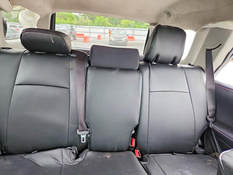 Photo 10 from auction – 2018 TOYOTA 4RUNNER with VIN JTEBU5JR6J5519111