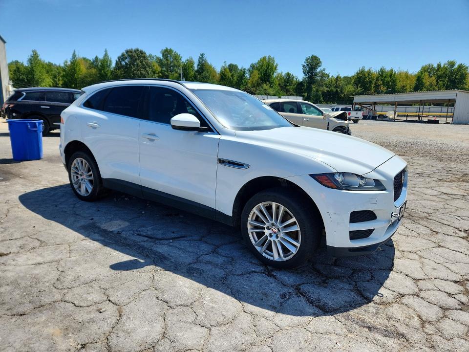 Photo 4 from auction – 2017 JAGUAR F-PACE with VIN SADCK2BV8HA088866