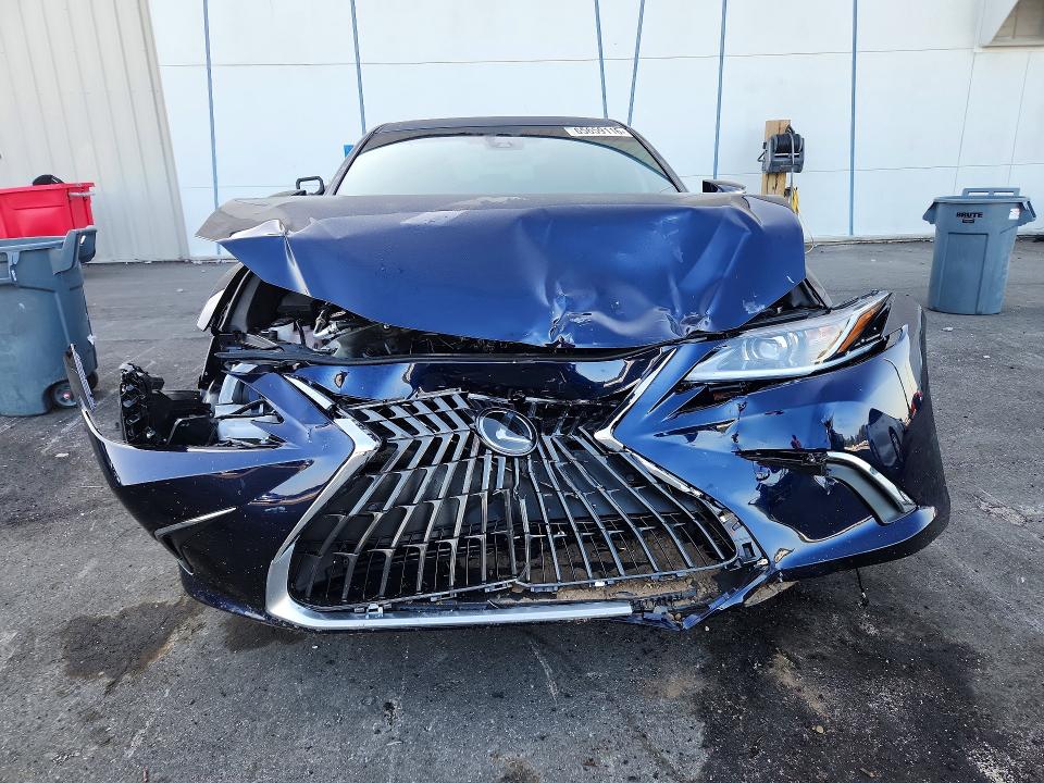 Photo 5 from auction – 2025 LEXUS ES 300H with VIN 58ADA1C10SU074074