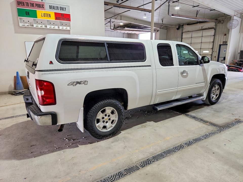 Photo 3 from auction – 2013 CHEVROLET SILVERADO with VIN 1GCRKSE73DZ129385