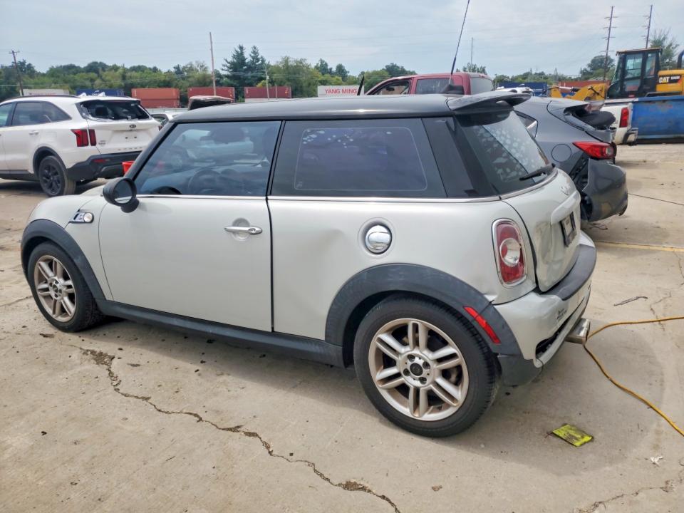 Photo 2 from auction – 2011 MINI COOPER with VIN WMWSV3C5XBTY12598