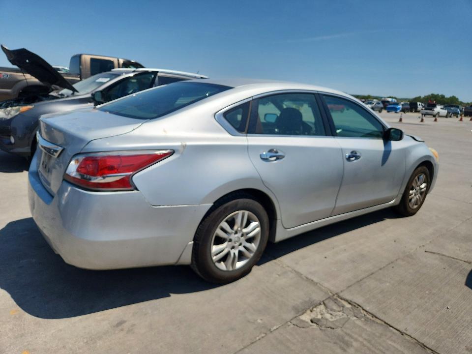 Photo 3 from auction – 2015 NISSAN ALTIMA with VIN 1N4AL3AP8FN367383