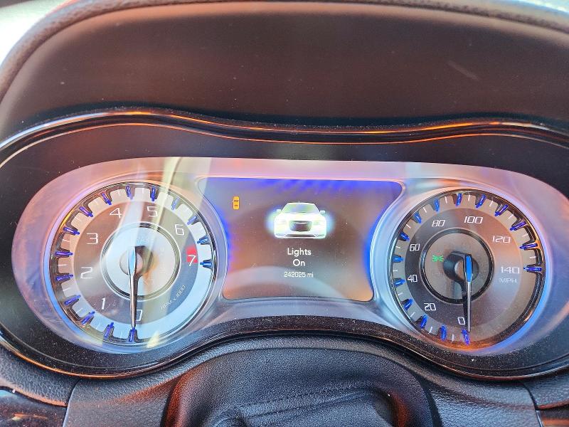 Foto 9 de la subasta – 2017 CHRYSLER 300 con VIN 2C3CCAGG9HH558020