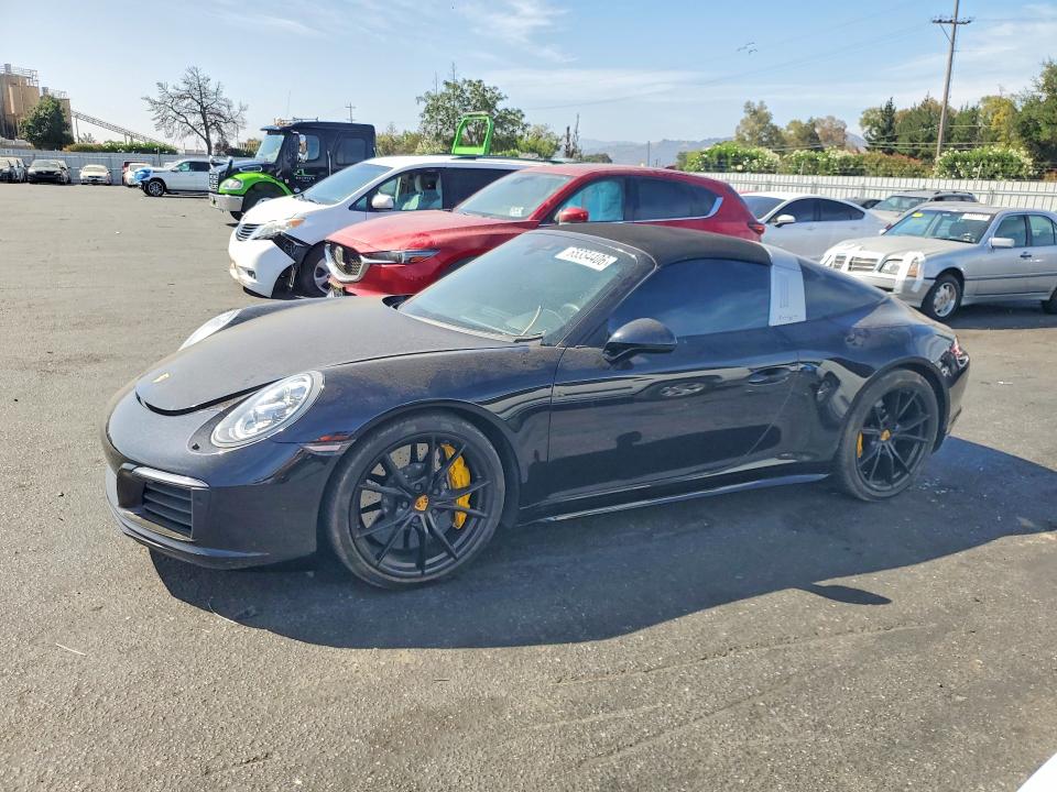 2017 PORSCHE 911