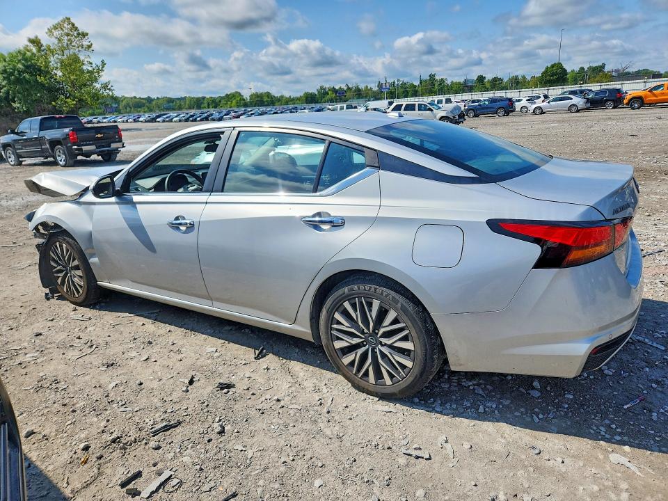 Photo 2 from auction – 2023 NISSAN ALTIMA with VIN 1N4BL4DV5PN320429