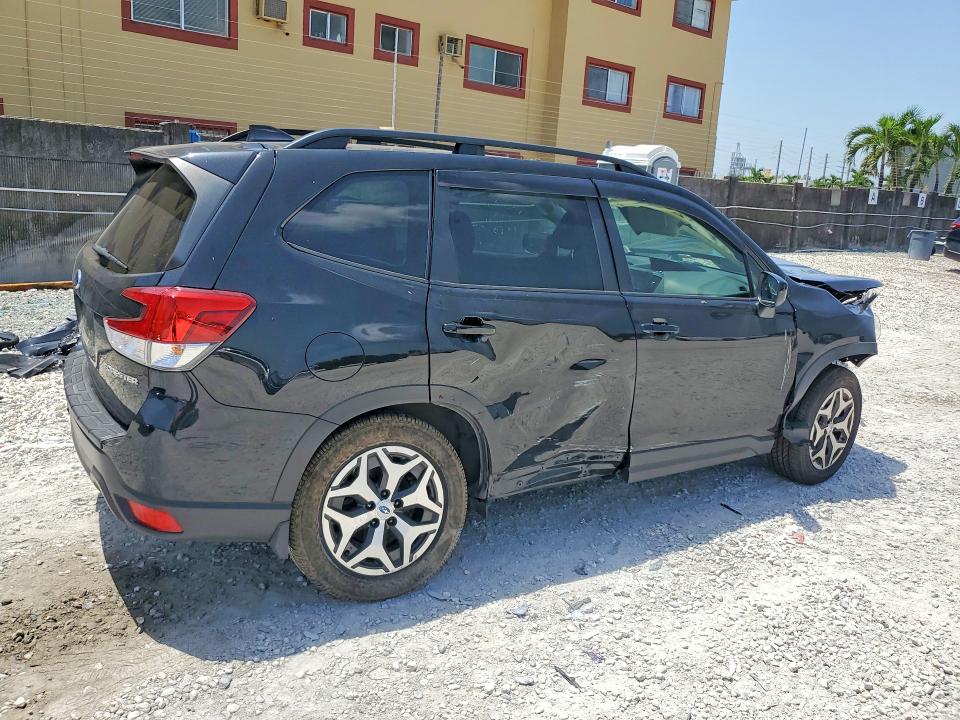 Photo 3 from auction – 2020 SUBARU FORESTER with VIN JF2SKAJCXLH504855