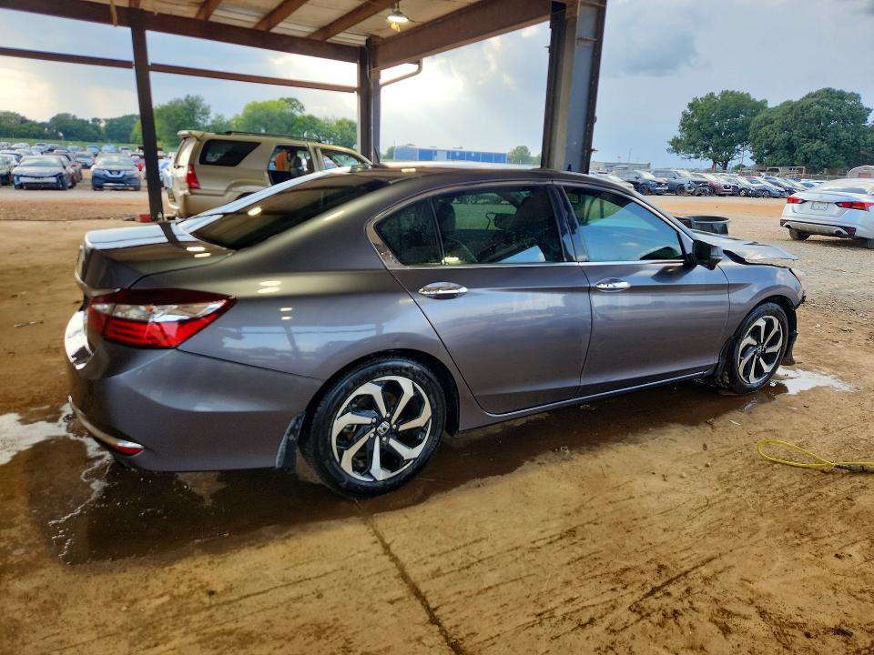 Photo 3 from auction – 2017 HONDA ACCORD with VIN 1HGCR2F80HA168532