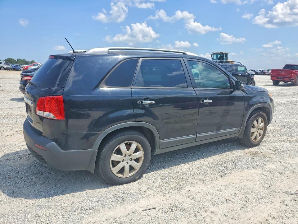 Photo 3 from auction – 2013 KIA SORENTO with VIN 5XYKT3A64DG364040