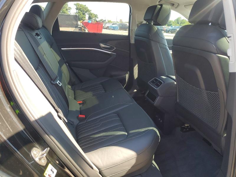 Photo 11 from auction – 2019 AUDI E-TRON with VIN WA1VAAGE0KB021989