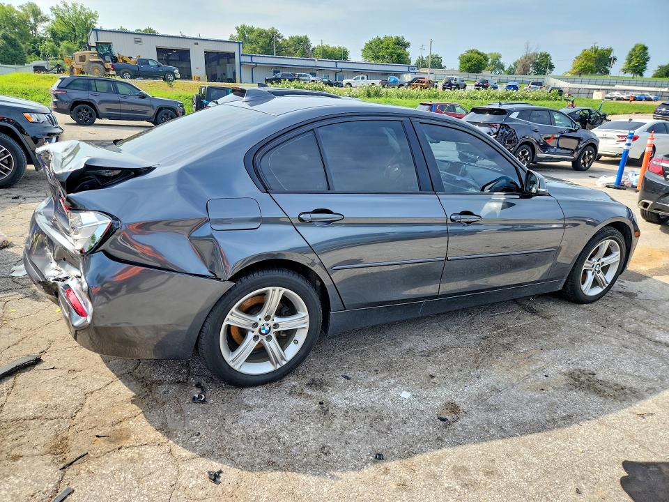 Photo 3 from auction – 2015 BMW 328 with VIN WBA3B5G59FNS20140