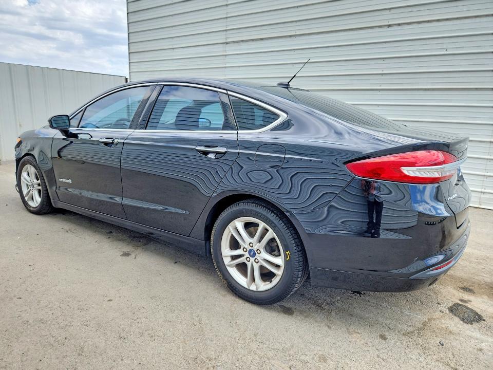 Photo 2 from auction – 2018 FORD FUSION with VIN 3FA6P0LUXJR273572
