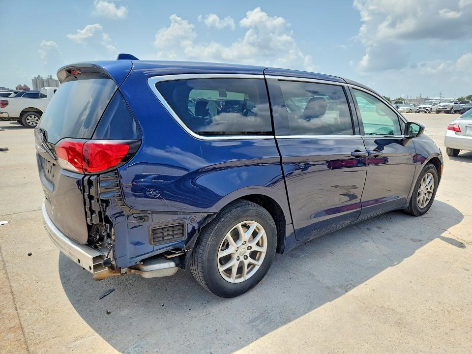 Photo 3 from auction – 2018 CHRYSLER PACIFICA with VIN 2C4RC1CG4JR292174
