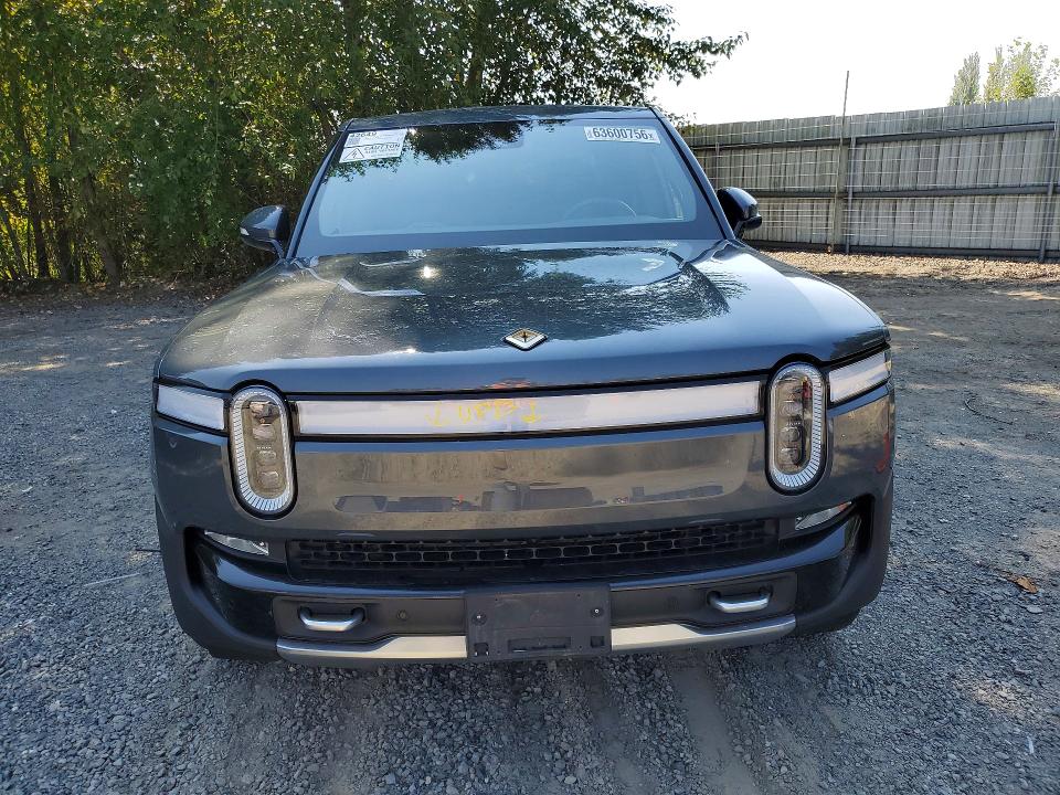 Photo 5 from auction – 2022 RIVIAN R1T with VIN 7FCTGAAA9NN011282