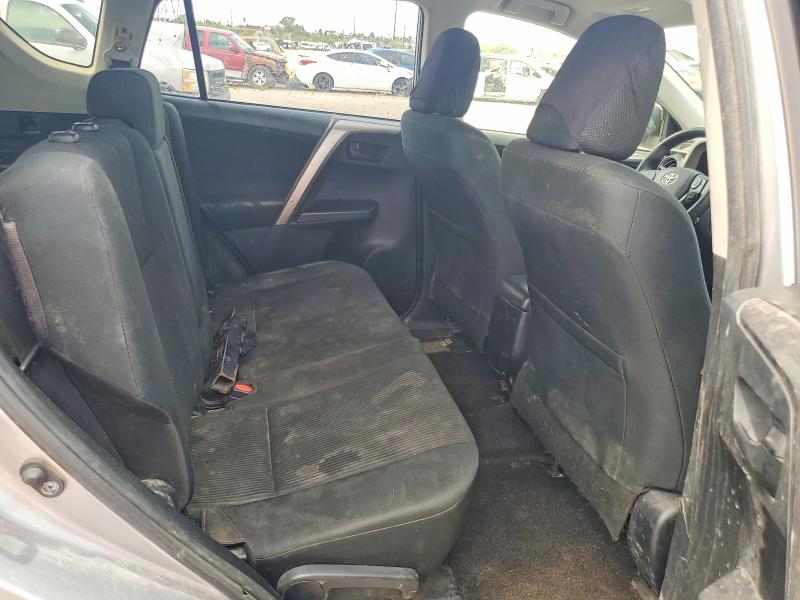 Photo 10 from auction – 2018 TOYOTA RAV4 with VIN JTMZFREV3JD128256