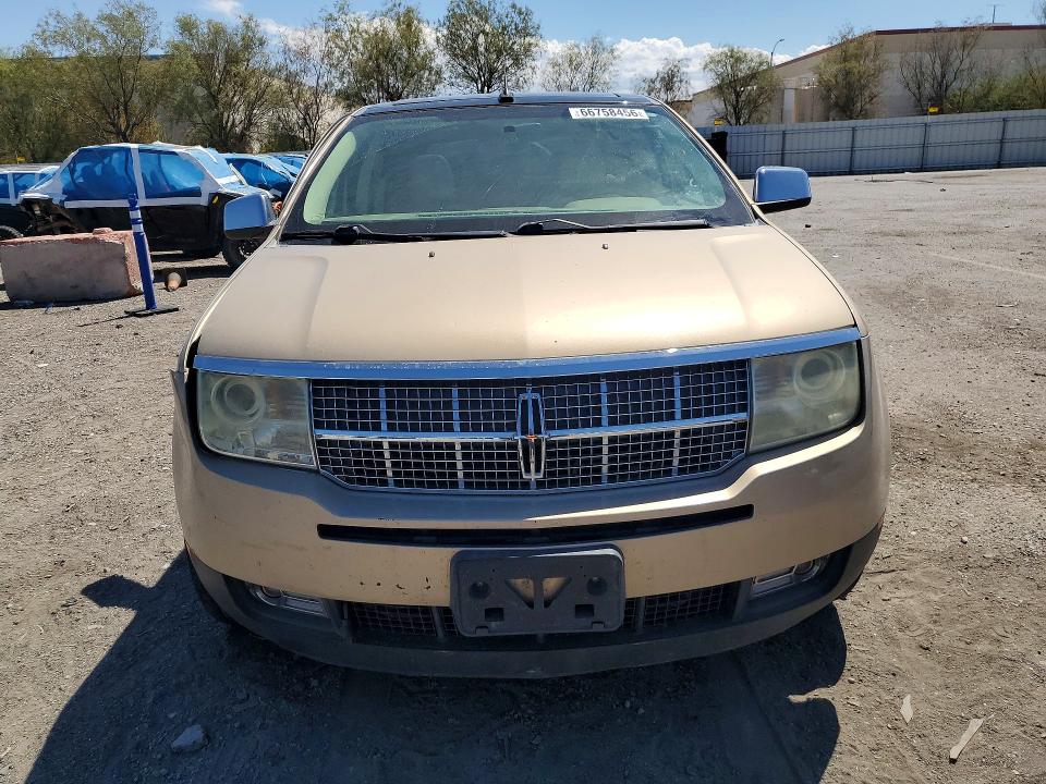 Photo 5 from auction – 2007 LINCOLN MKX with VIN 2LMDU88C47BJ15700