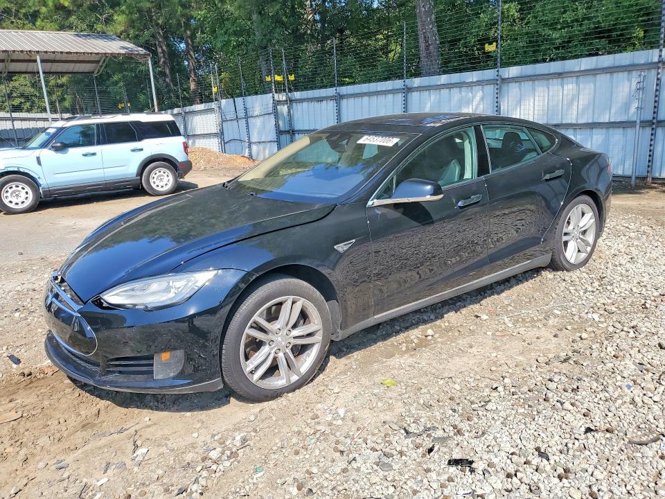 TESLA MODEL S 2015 with VIN 5YJSA1E13FF113013 - Photo from auction