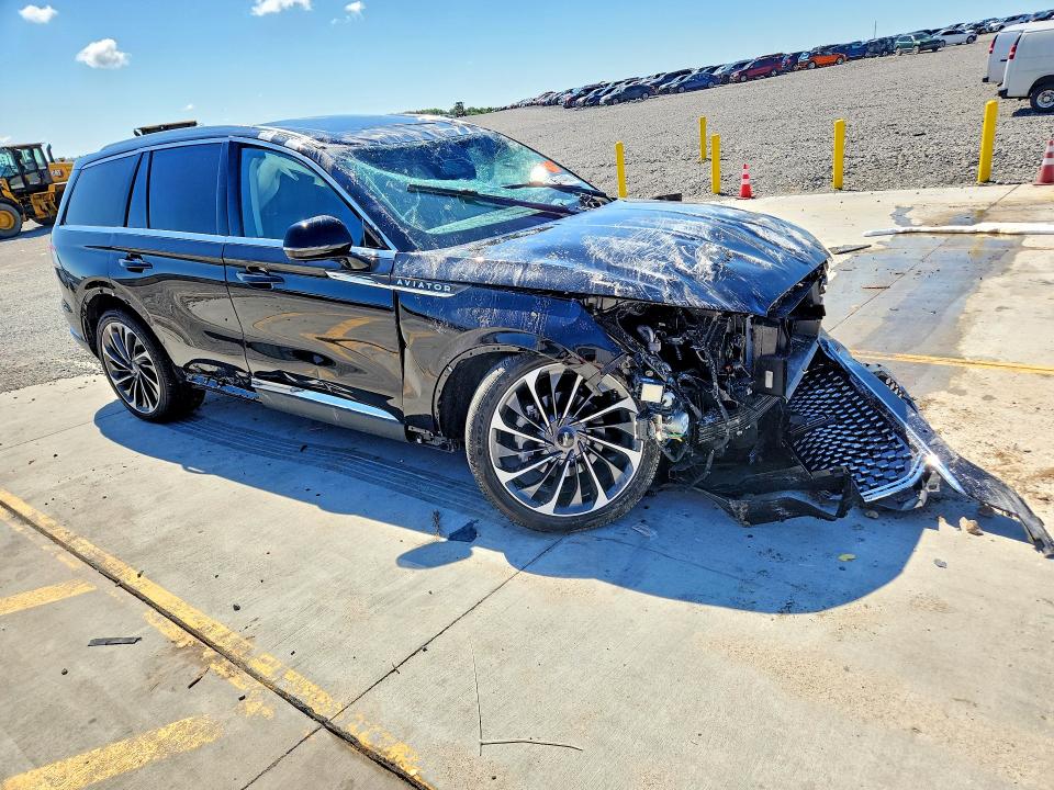 Photo 4 from auction – 2025 LINCOLN AVIATOR with VIN 5LM5J7XC0SGL17968
