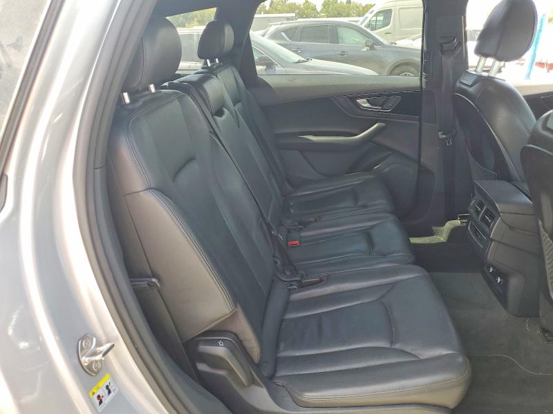 Zdjęcie 11 z aukcji – 2018 AUDI Q7 z VIN WA1AAAF72JD050236