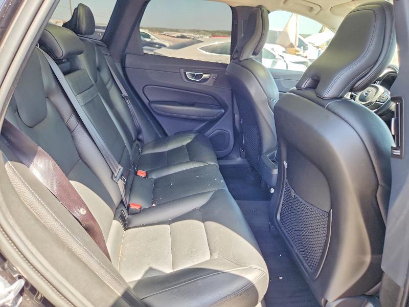 Photo 11 from auction – 2019 VOLVO XC60 with VIN LYV102RK6KB195905