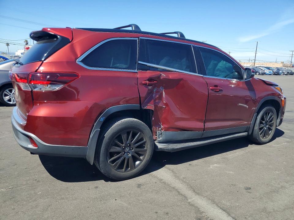 Photo 3 from auction – 2019 TOYOTA HIGHLANDER with VIN 5TDKZRFH1KS569262
