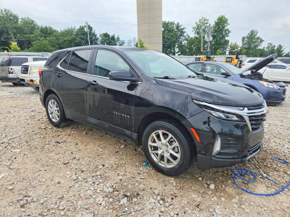 Photo 4 from auction – 2022 CHEVROLET EQUINOX with VIN 3GNAXUEV6NL245320
