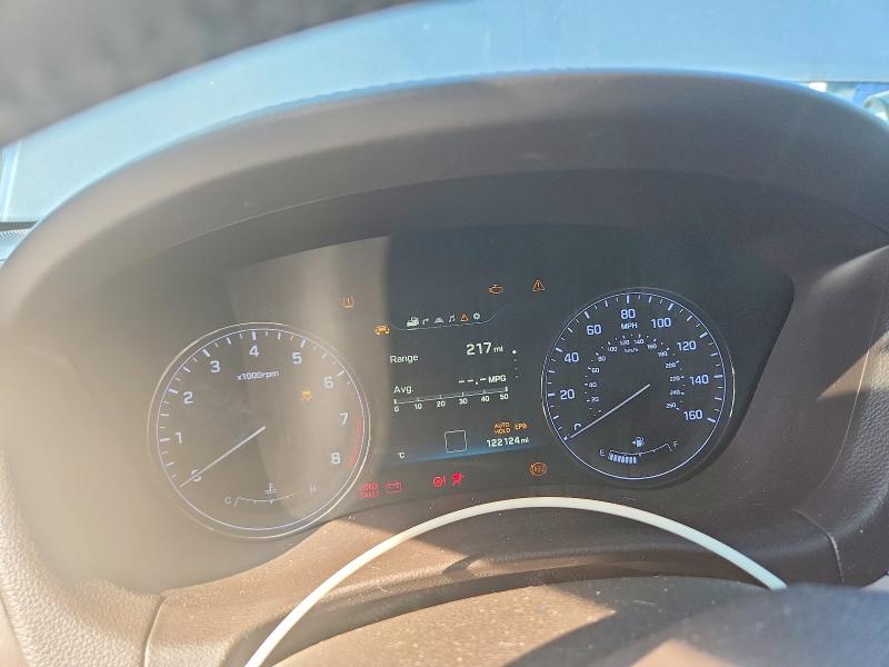 Photo 9 from auction – 2015 HYUNDAI GENESIS with VIN KMHGN4JE2FU041793