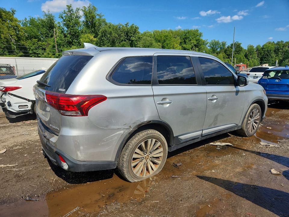 Photo 3 from auction – 2020 MITSUBISHI OUTLANDER with VIN JA4AZ3A34LZ015566