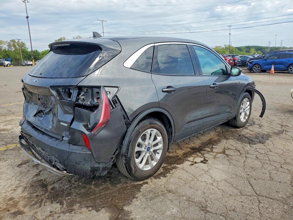 Photo 3 from auction – 2020 FORD ESCAPE with VIN 1FMCU0G66LUC33367