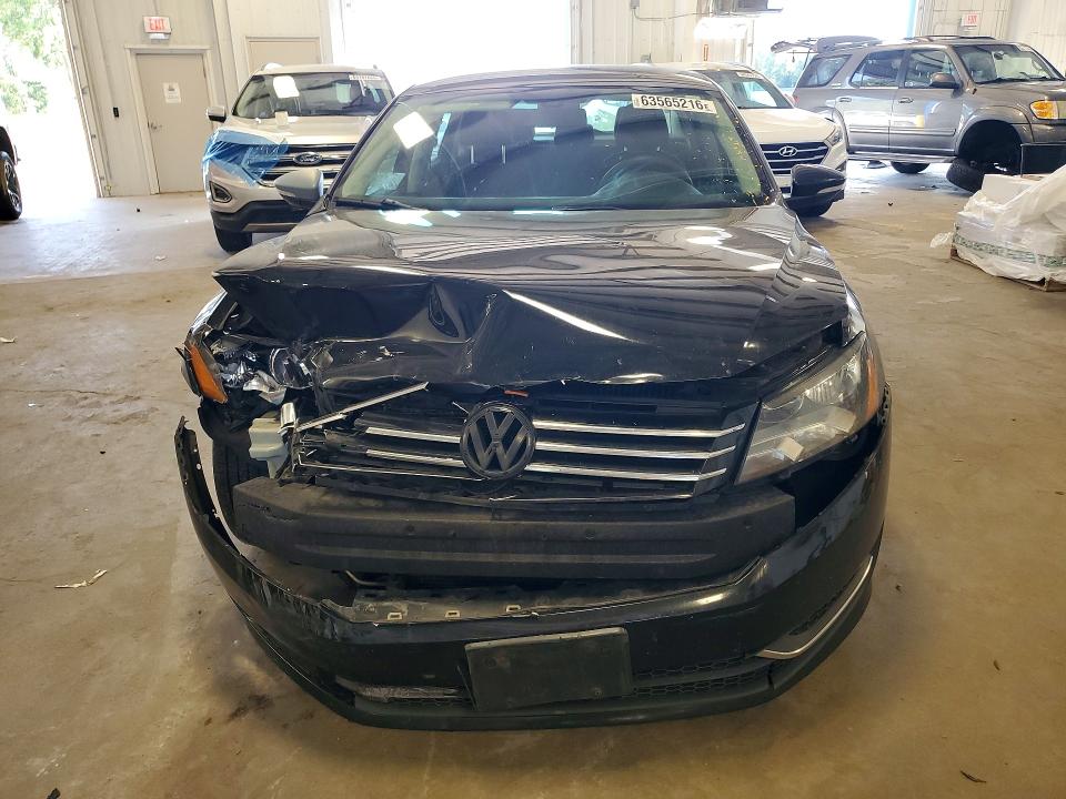 Photo 5 from auction – 2012 VOLKSWAGEN PASSAT with VIN 1VWAP7A35CC073656