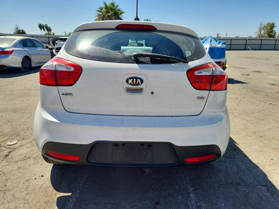 Foto 6 de la subasta – 2014 KIA RIO con VIN KNADM5A37E6350335