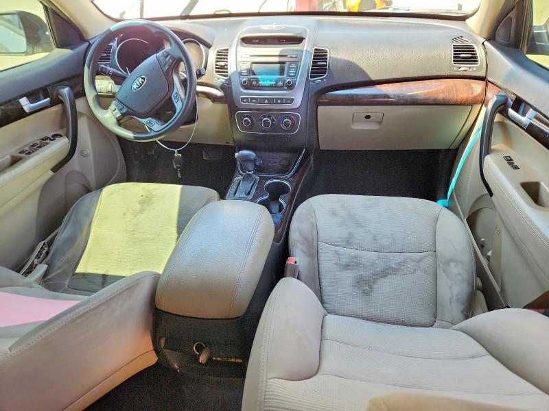 Photo 8 from auction – 2015 KIA SORENTO with VIN 5XYKT3A65FG595306