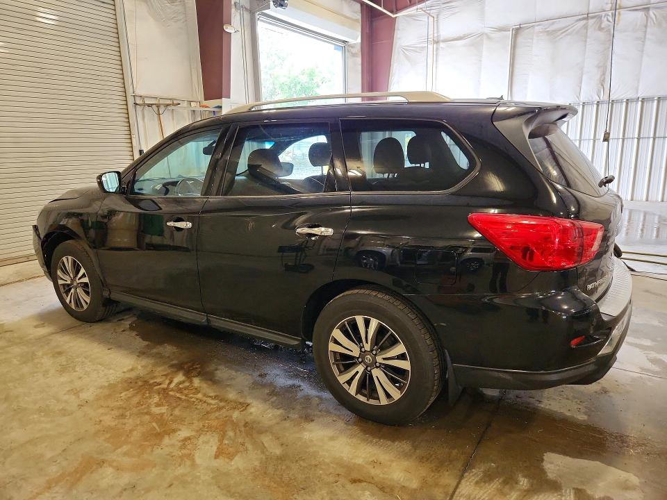 Photo 2 from auction – 2017 NISSAN PATHFINDER with VIN 5N1DR2MM5HC682864