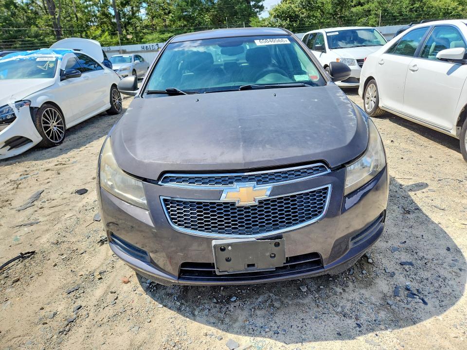 Photo 5 from auction – 2011 CHEVROLET CRUZE with VIN 1G1PC5SH3B7114681
