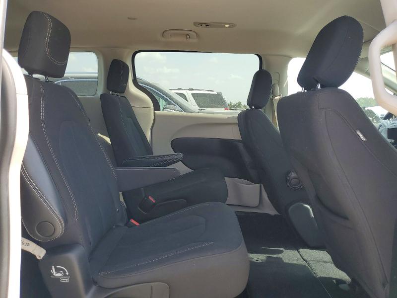 Photo 11 from auction – 2023 CHRYSLER VOYAGER with VIN 2C4RC1CG4PR625594