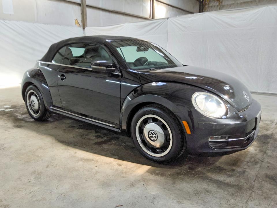 Photo 4 from auction – 2013 VOLKSWAGEN BEETLE with VIN 3VW5L7AT7DM825838
