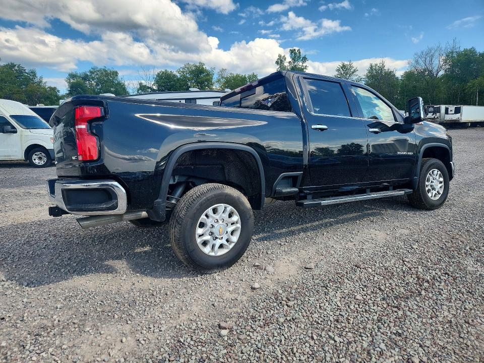 Photo 3 from auction – 2026 CHEVROLET SILVERADO with VIN 2GC4KUE76T1126851