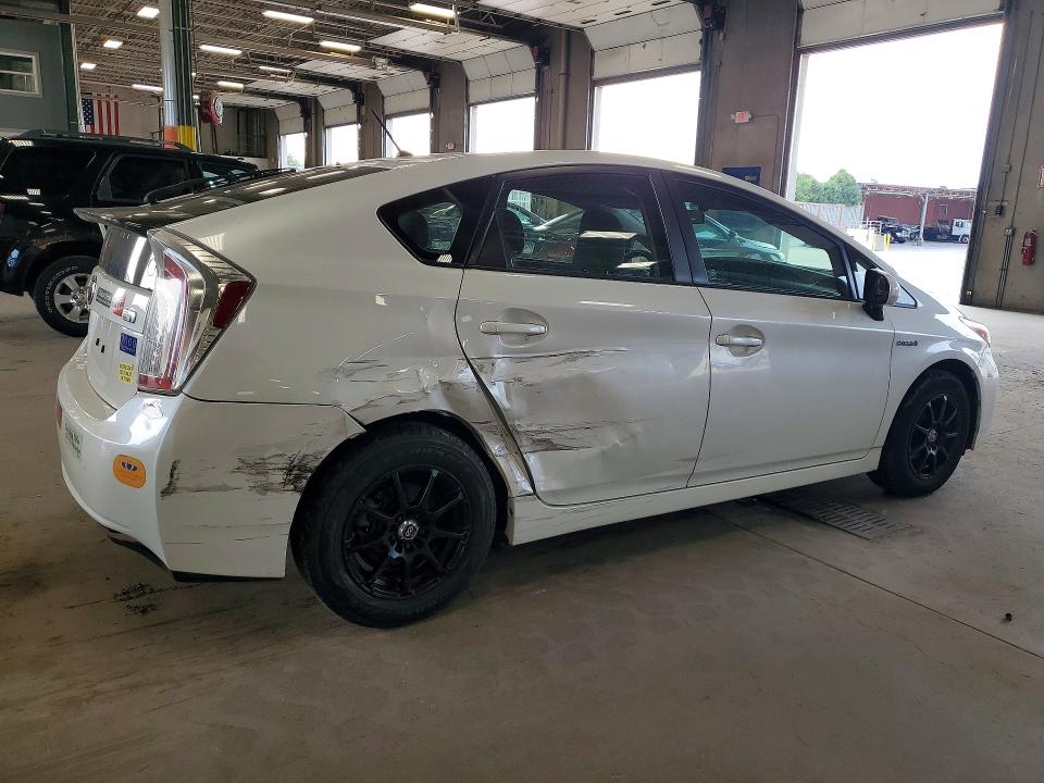 Photo 3 from auction – 2014 TOYOTA PRIUS with VIN JTDKN3DU1E0373127