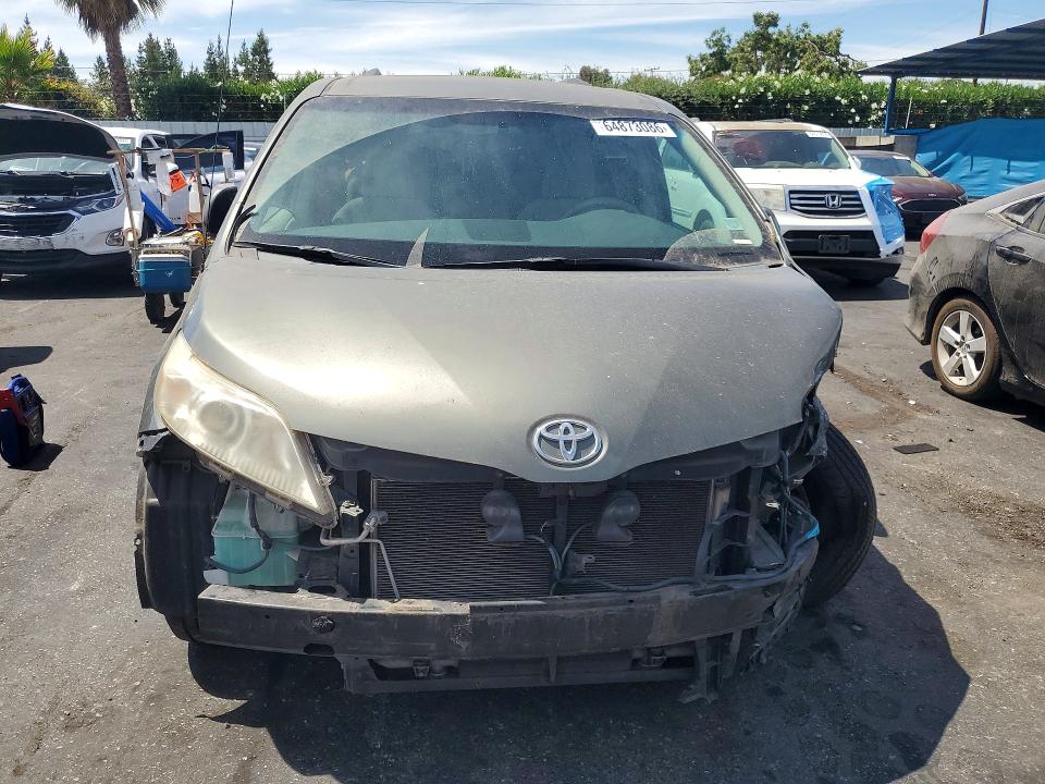 Photo 5 from auction – 2011 TOYOTA SIENNA with VIN 5TDKK3DC9BS012107