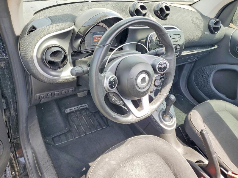 Photo 8 from auction – 2017 SMART FORTWO with VIN WMEFK5DA3HK143627