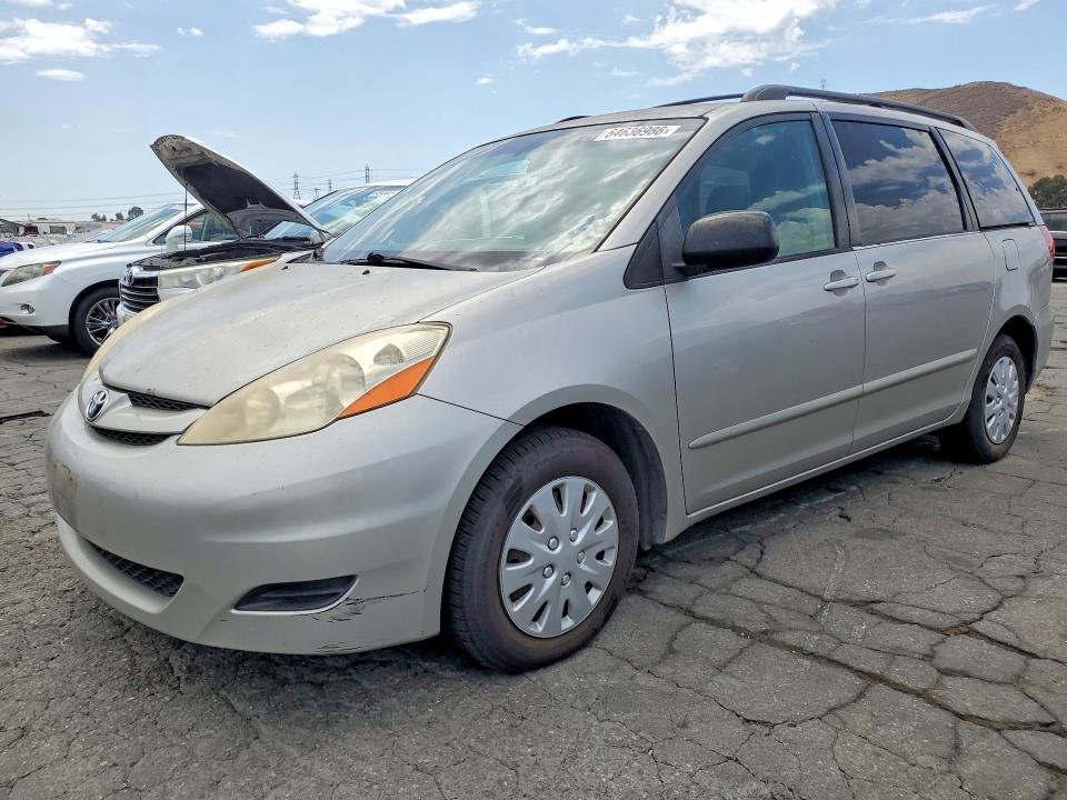 TOYOTA SIENNA 2010 with VIN 5TDKK4CC4AS304155 - Photo from auction