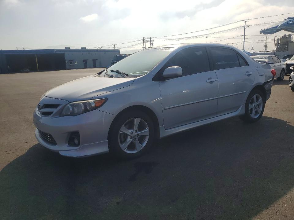 TOYOTA COROLLA 2011 with VIN 2T1BU4EE6BC726575 - Photo from auction
