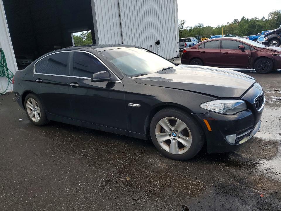 Photo 4 from auction – 2011 BMW 528 with VIN WBAFR1C55BDS36133