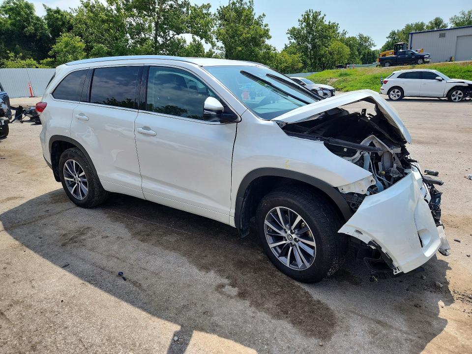 صورة رقم 4 من المزاد - 2018 TOYOTA HIGHLANDER مع VIN 5TDJZRFH5JS894930