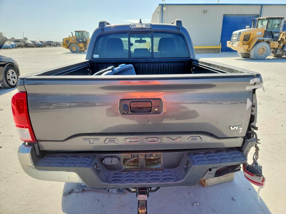 Photo 6 from auction – 2017 TOYOTA TACOMA with VIN 5TFAZ5CN1HX043876