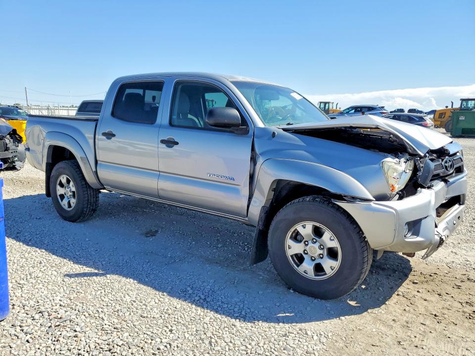 Photo 4 from auction – 2015 TOYOTA TACOMA with VIN 3TMLU4EN8FM166611